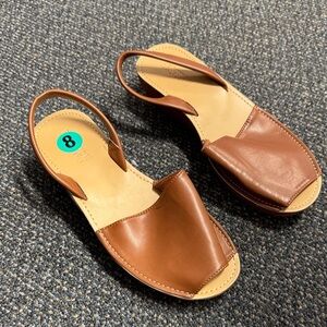 Kenneth Cole reaction sandals size 8 // 071858